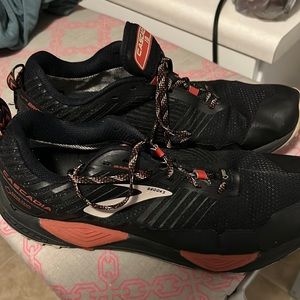Men’s Brooks Cascadia 13 Gortex tennis shoes Size 11.5